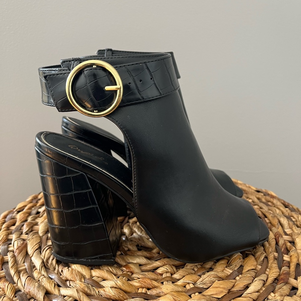 Qupid black heels